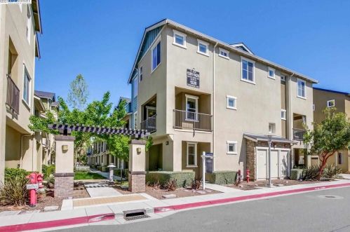 1389 Coyote Creek Way, Milpitas, CA 95035-7944