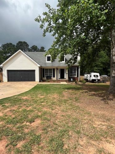 1006 Autumn Trce, Monroe GA  30656-8905 exterior