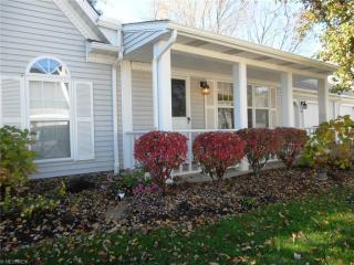 454 Scarborough Ln, Concord Township, OH 44077-1389