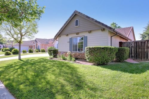 2626 Vineyard Cir, Lake Nacimiento, CA 93446-6339