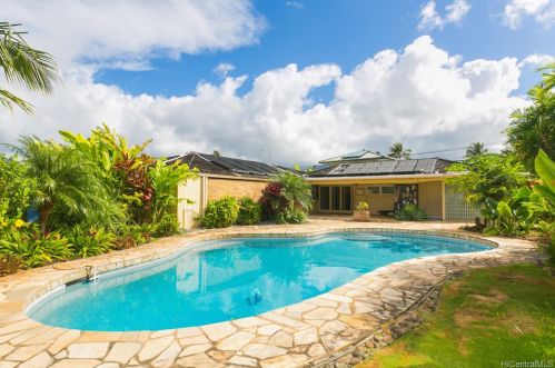 4611 Farmers Rd, Honolulu, HI 96816-5218