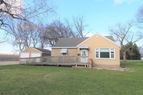 516 Lakeland Dr, Willmar, MN 56201-2607