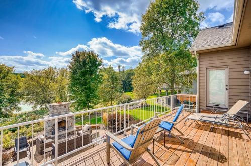 1580 Blackhawk Lake Dr, Saint Paul MN  55122-1245 exterior