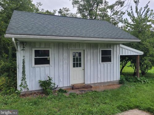 69 Springfield Pike, Springfield WV  26763 exterior