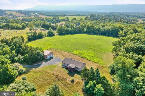 594 Dean Rd, Toms Brook, VA 22660-2306