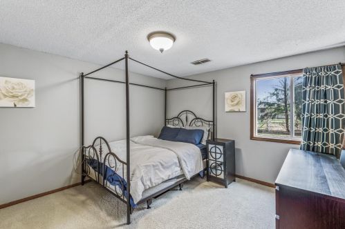 3940 Beryl Rd, Saint Paul MN  55122-1613 exterior