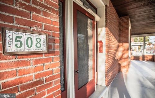 508 Washington St, Charles Town, WV 25414-1080