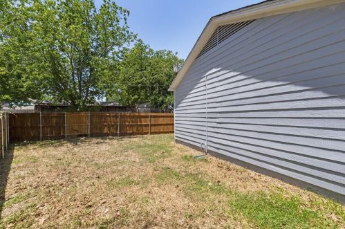 1635 3 St, Irving TX  75060-2503 exterior