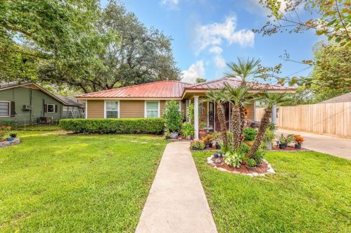 505 Avenue C, Sugar Valley, TX 77480-3519