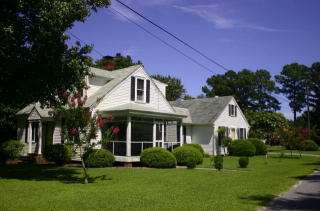 421 Rappahannock Ave, Urbanna, VA