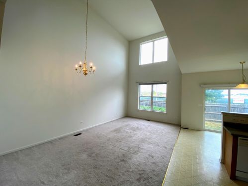 1690 Buckingham Dr, Des Plaines IL  60018-3600 exterior