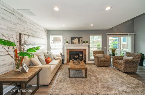 1262 Old Mill Ln, Elk Grove Vlg, IL 60007-4087