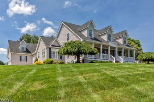 908 Kip Ln, Branchburg, NJ 08853-4032