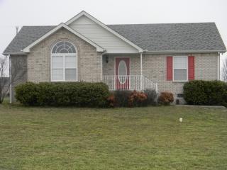 124 Westland St, Portland, TN 37148-2217
