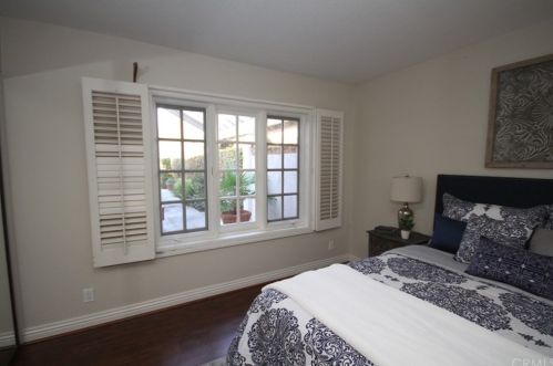 11 Sunrise, Irvine CA  92603-3720 exterior