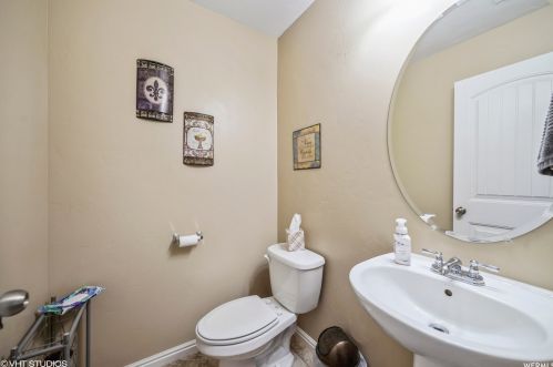 7617 4770, Taylorsville UT 84084-5508 exterior