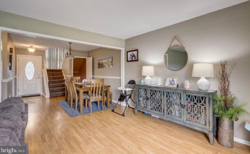 4 Crawford Ct, Trenton NJ  08690-3618 exterior