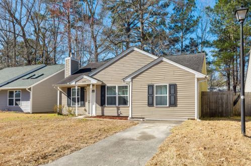 179 Mickler Dr, Ladson, SC 29456-4890