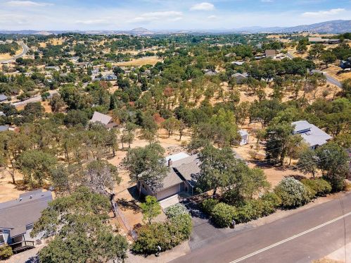 3827 Dunn Rd, Valley Springs, CA 95252-8860