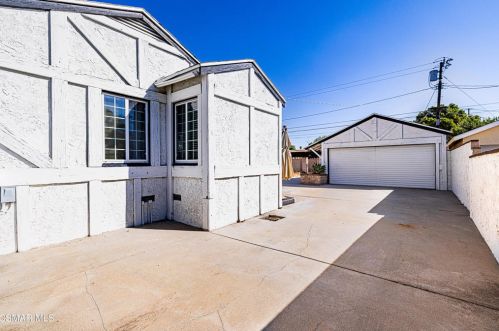 7662 Paso Robles Ave, Van Nuys CA  91406-2141 exterior