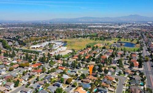 2218 San Lorenzo Ave, Santa Ana CA 92704-6039 exterior