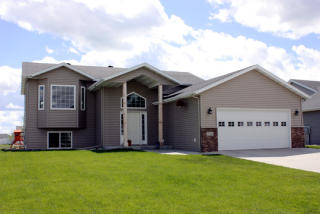 2750 Umber Ct, Fargo, ND 58104-8430
