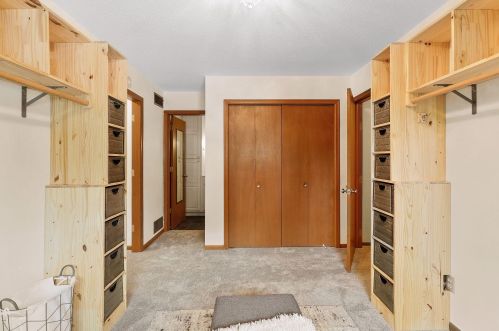 208 Colleen Ave, Saint Paul MN  55126-6252 exterior