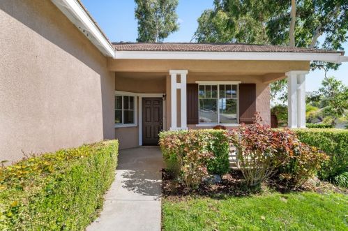 33451 Victoria Ct, Temecula, CA 92592-4360