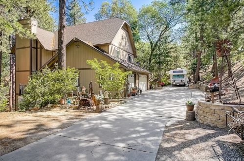 628 Grass Valley Rd, Lake Arrowhead, CA