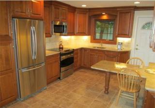 132 Garden Ter, Edison, NJ 08817-4526