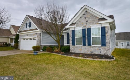 8 Shane St, Erial, NJ 08081-4940