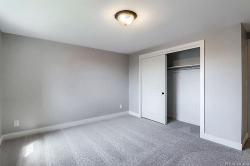 8168 Hinsdale Dr, Englewood CO 80112-1910 exterior