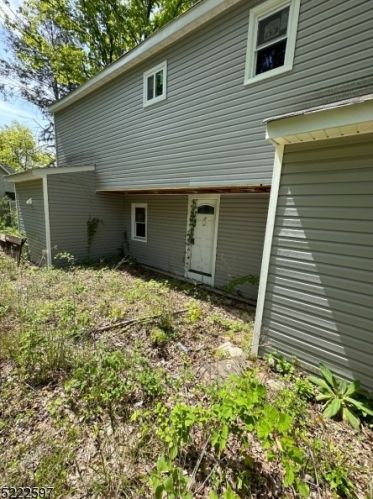 25 Dandelion Rd, Sparta, NJ 07871-3808