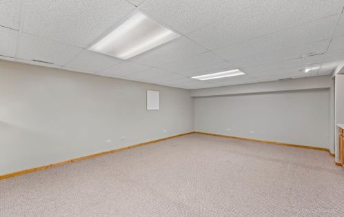 1210 Easton Dr, Carol Stream IL  60188-4817 exterior