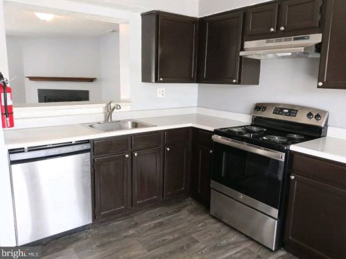 5 Victoria Manor Ct, Erial, NJ 08081-2917
