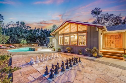 22108 Call Of The Wild Rd, Los Gatos, CA 95033-8809
