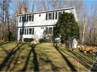 11 Wentworth Ln, Derry, NH 03038-3727
