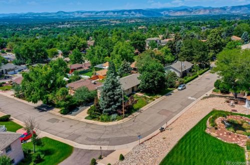 8210 66th Ave, Arvada, CO 80004-3325