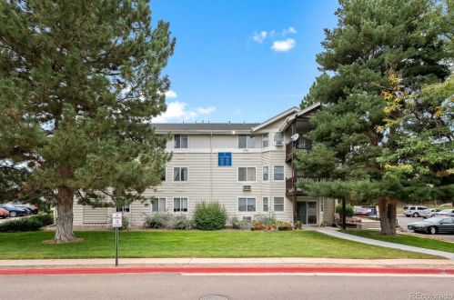 17301 Mansfield Ave, Denver CO  80013-8200 exterior
