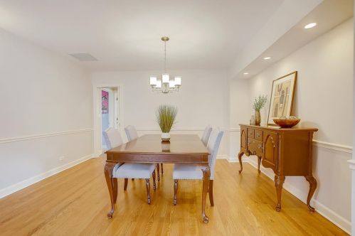 1550 Hawthorne Pl, Bannockburn IL  60015-2008 exterior