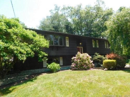 28 Old Andover Rd, Hebron, CT 06248-1323