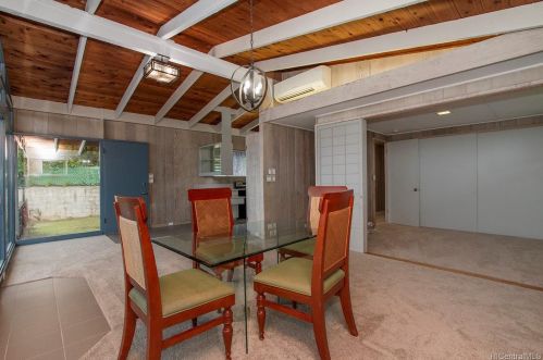 2370 Aina Lani Pl, Honolulu HI  96822-2025 exterior