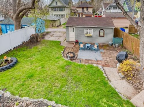 123 Bates Ave, Saint Paul MN  55106-6328 exterior