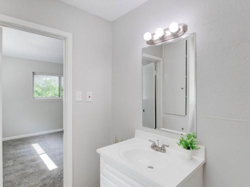 5605 Wimbleton Way, Fort Worth TX 76133-2814 exterior