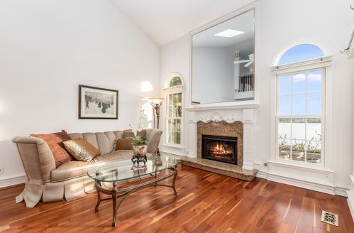1086 Ridgefield Cir, Carol Stream, IL 60188-4717