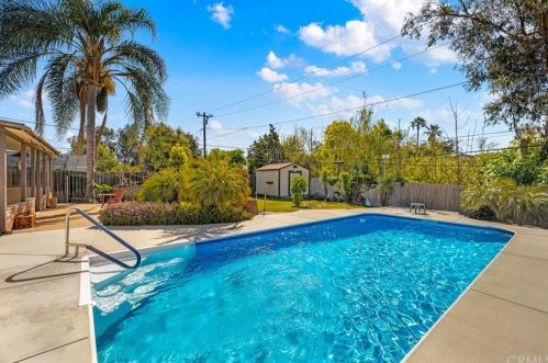 510 Park Ln, Santa Ana CA 92706-1338 exterior