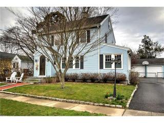 12 Regent Ter, Milford, CT 06460-4950