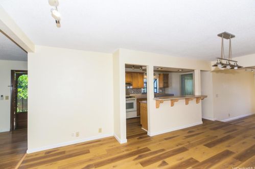 229 Anapalau St, Honolulu HI  96825-2244 exterior