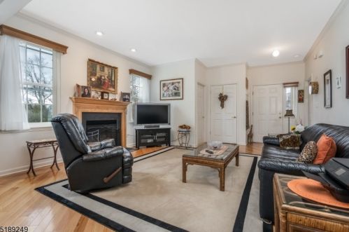 110 Samson Dr, Flemington, NJ 08822-3198
