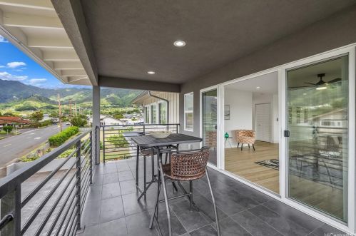 3033 Manoa Rd, Honolulu HI  96822-1503 exterior